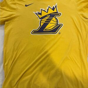 Nike Lakers LeBron Tee with Crown Graphic